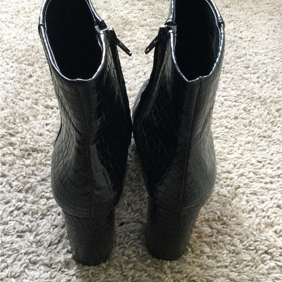 Glossed Faux Crocodile Platform Ankle Boots - Picture 6 of 16